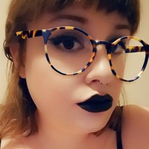 Meet your Posher, Tori